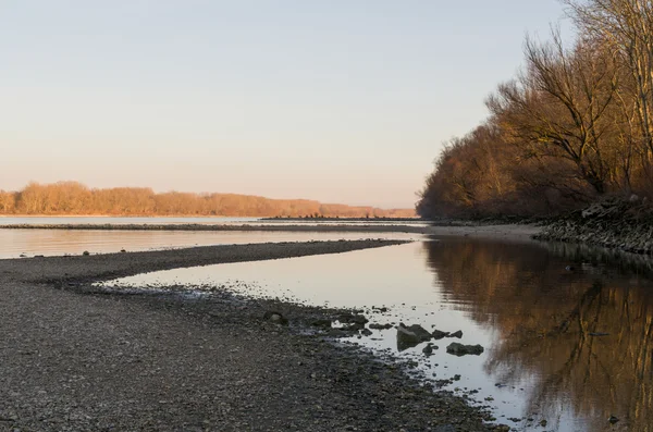 Paisaje del Danubio al atardecer —  Fotos de Stock