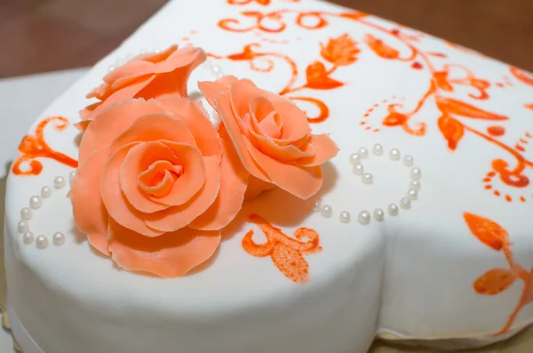 Pastel de boda con rosas — Foto de Stock