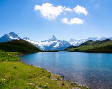 İsviçre güzellik, Schreckhorn ve Wetterhorn, İsviçre.