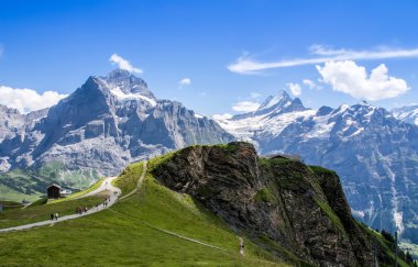 Jungfrau regio ünlü Eiger, Monchi ve Jungfrau dağlarda