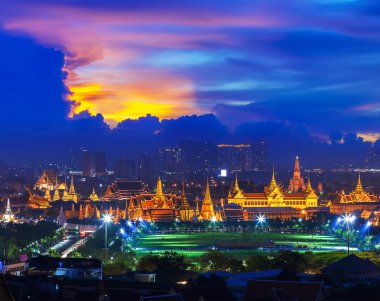 Alacakaranlıktaki büyük saray Bangkok, Tayland