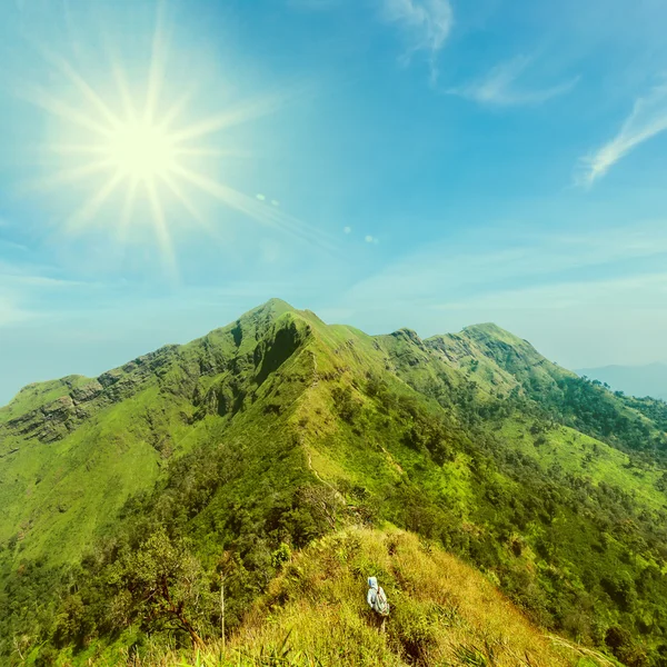 Gezgin bir dağ Kao Chang Puek dağ, hiking