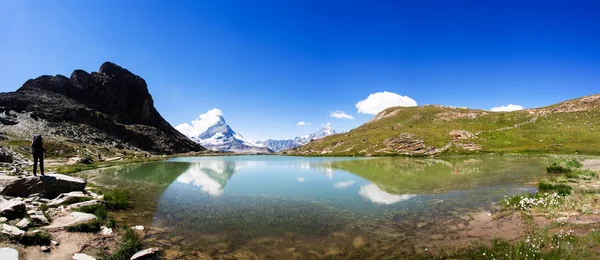 Odbicie na słynny szczyt Matterhorn w Panórama, Zermatt, Switze — Zdjęcie stockowe