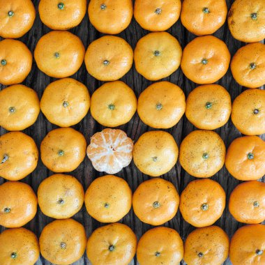 Desen birçok portakal, Natürmort meyve.