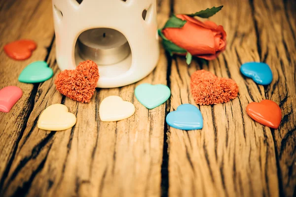 Coeur rétro valentin sur fond de vieux bois . — Photo