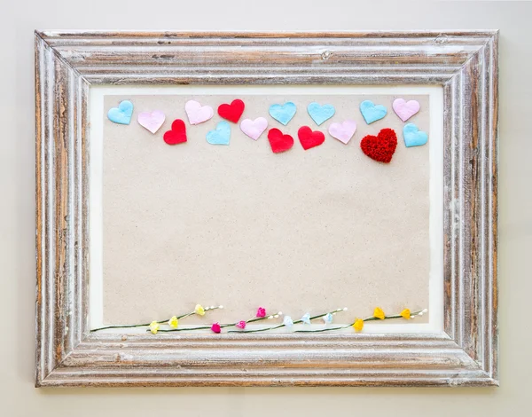 Vintage-Holzrahmen mit Herzen und Blume zum Valentinstag — Stockfoto