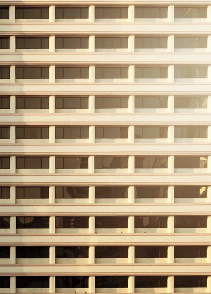 Modèle de balcon avec lumière chaude dans la soirée . — Photo