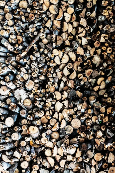 Huş odun yığını