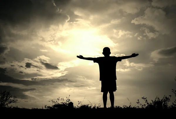 Kid Silhouet Momenten Van Vreugde Van Het Kind Natuur Zonsondergang — Stockfoto