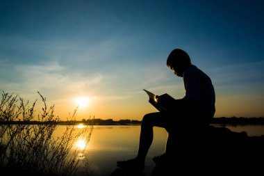 okuma, çocuk siluet kavramı