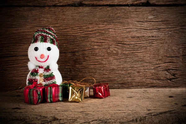 雪だるまのクリスマス ギフト ボックス — ストック写真