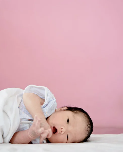 Recién Nacido Una Chica Linda —  Fotos de Stock