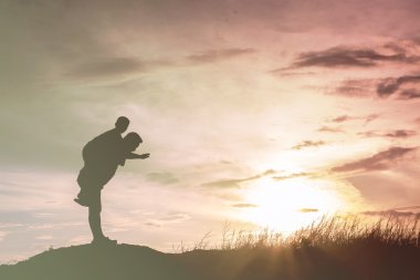 Baba ve oğul gelecek, siluet kavramı için arıyorsunuz