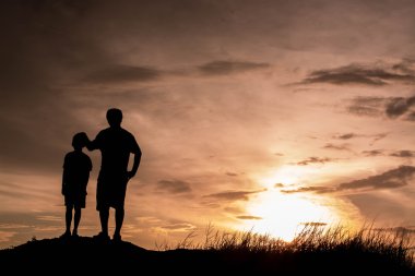 Baba ve oğul gelecek, siluet kavramı için arıyorsunuz