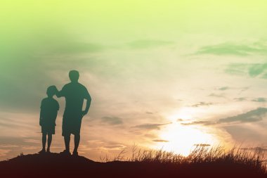 Baba ve oğul gelecek, siluet kavramı için arıyorsunuz