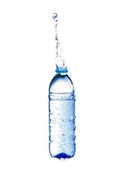 Wasserspritzer Aus Einer Plastikflasche — Stockfoto