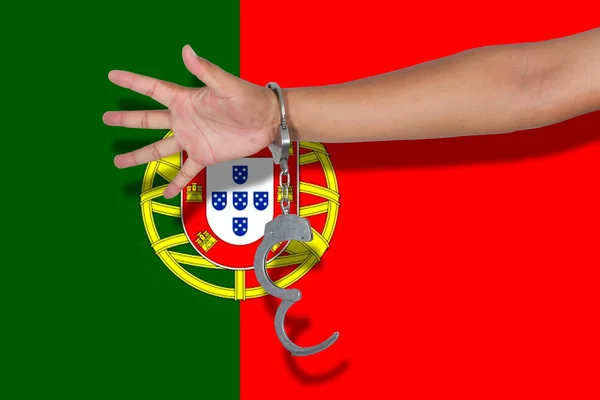 Kelepçe Elle Portekiz Bayrağı — Stok fotoğraf