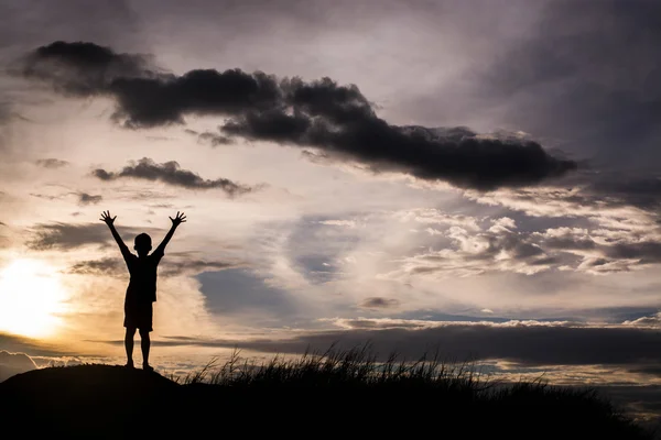 Silhouette Bambino Momenti Della Gioia Del Bambino Sul Tramonto Della — Foto Stock