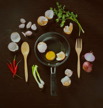 Yemek malzemeler, yumurta, soğan, sarımsak, taze soğan, biber