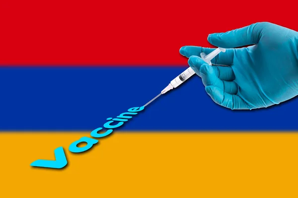 Hand Een Blauwe Handschoen Bedrijf Spuit Injecteren Vaccin Tekst Armenië — Stockfoto