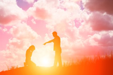 Çift silueti ilişkiyi bitiriyor.