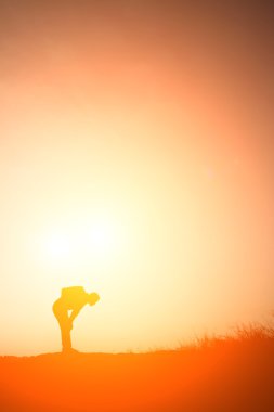 Siluet seyahat adam yorgun 