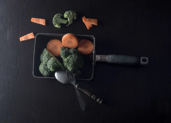 Les légumes mélangés ont une carotte, brocoli concept d'aliments propres — Photo