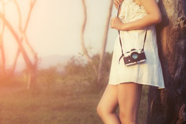 Ret tutan güzel kadınlar fotoğraf ayakta el Vintage