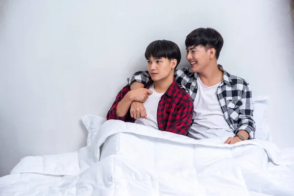 Zwei Geliebte Junge Männer Schliefen Zusammen Bett — Stockfoto