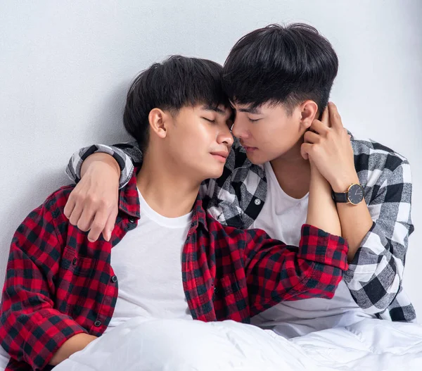 Dois Jovens Amados Dormiram Juntos Cama — Fotografia de Stock