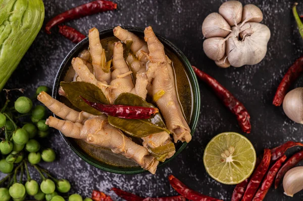 Rice Noodle Chicken Feet Liquid Bitter Melon Long Beans Lime — Stock Photo, Image