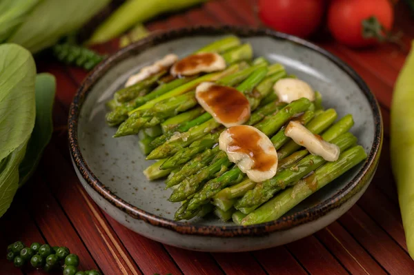 Fried Asparagus Oyster Sauce Plate Bell Peppers Fresh Pepper Tomato — Stock Photo, Image