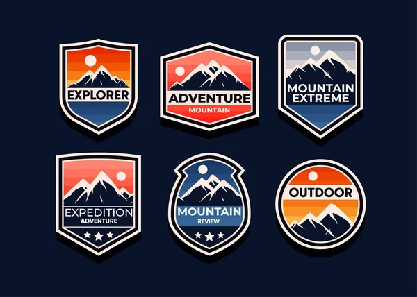 Explorer Mountain Advanture Ensemble Vectoriel Symbole — Image vectorielle