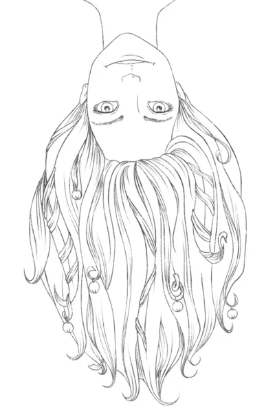 Рыжая девушка с длинными волосами, лентами и маленькими колокольчиками — стоковое фото
