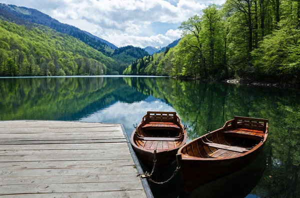 Montenegro. Lago e barche Biogradski . — Foto Stock