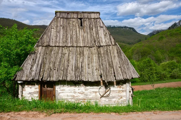 Montenegro. Parque Nacional Durmitor. Antigua casa . —  Fotos de Stock