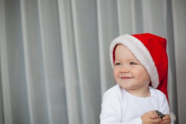 Kırmızı santa şapka portre, küçük kız