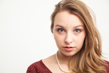 güzel bir genç kadın yüzü