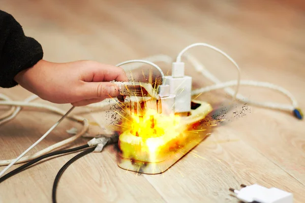 Çocuklara elektrikli aletleri kullanmayı, yükü dağıtmayı öğretmek gerekir. Kısa devre yapmak mümkündür.
