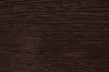 Tahtanın koyu dokusu tasarımcı için farklı düzenler yapmada kullanışlıdır.