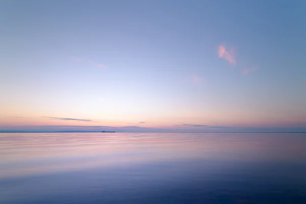 Sunrise on the water — Stock Photo, Image