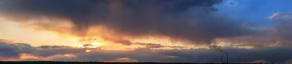 Неймовірна Хмара Яскравих Кольорів Панорама Вечірнього Неба Природний Пейзаж — стокове фото