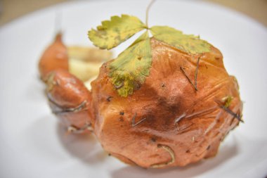 Mantarın alt tarafında seçici bir odak noktası var. Makro fotografi, gıda kavramları