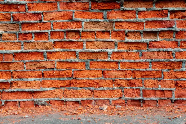 Arkaplan Eski Kırmızı Tuğla Duvar Zamanın Etkisi Altında Yıkılıyor — Stok fotoğraf