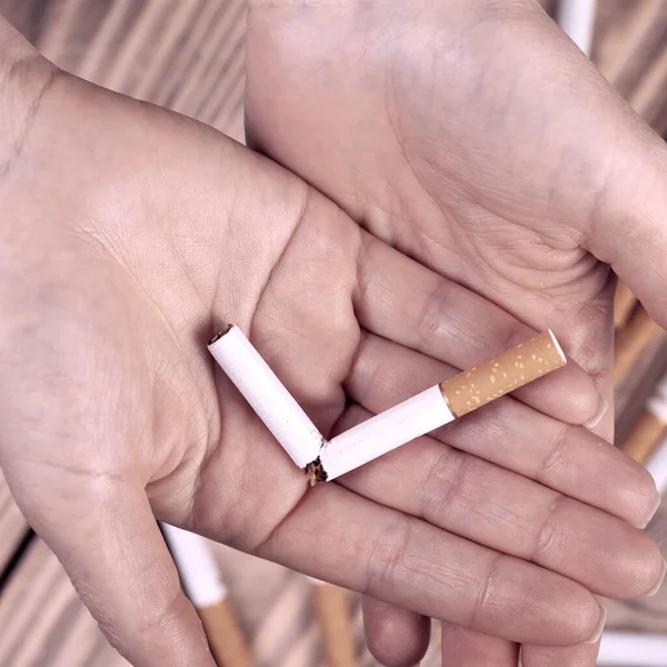 Stop Met Het Roken Van Sigaretten Portret Van Een Mooi — Stockfoto
