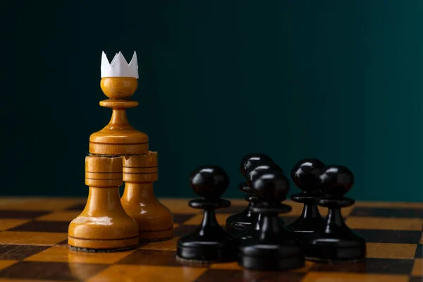 Little Brave Pawn Wearing Faux Paper Crown Suit Leading Others — Stock Photo, Image