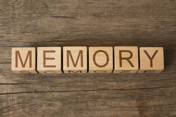 Η λέξη μνήμης σε ένα ξύλινα μπλοκ — Φωτογραφία Αρχείου