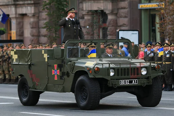 基辅，乌克兰 - 2016年8月24日：基辅的阅兵式，纪念乌克兰独立日。乌克兰庆祝独立25周年 免版税图库照片
