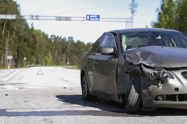 Wypadek Drogowy Wynikający Zgniecionym Samochodzie — Zdjęcie stockowe