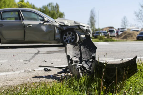 Wypadek Drogowy Wynikający Zgniecionym Samochodzie — Zdjęcie stockowe